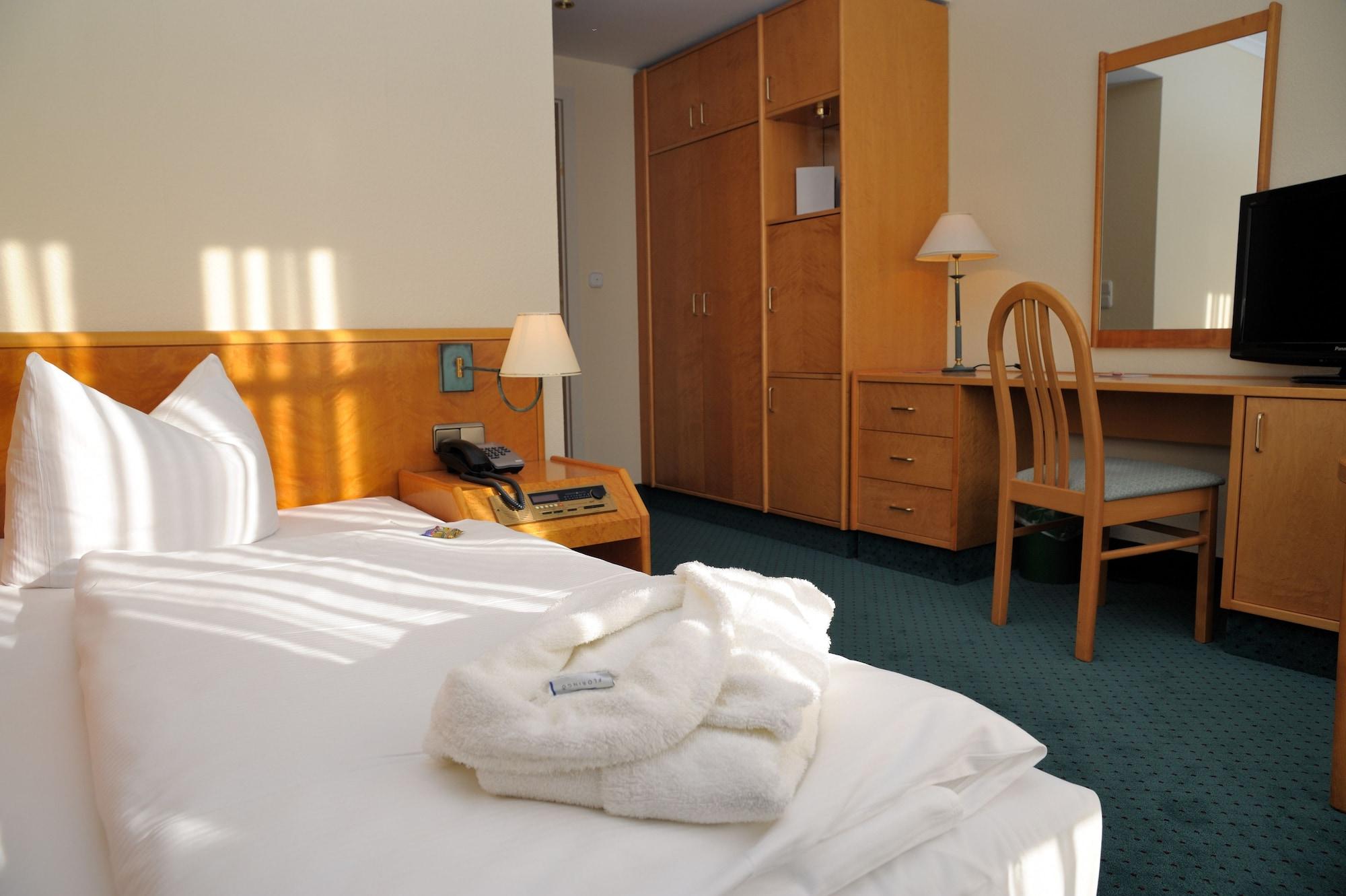 Park Hotel Fasanerie Neustrelitz Exteriör bild