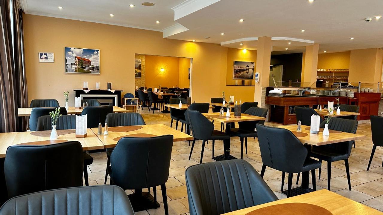 Park Hotel Fasanerie Neustrelitz Exteriör bild