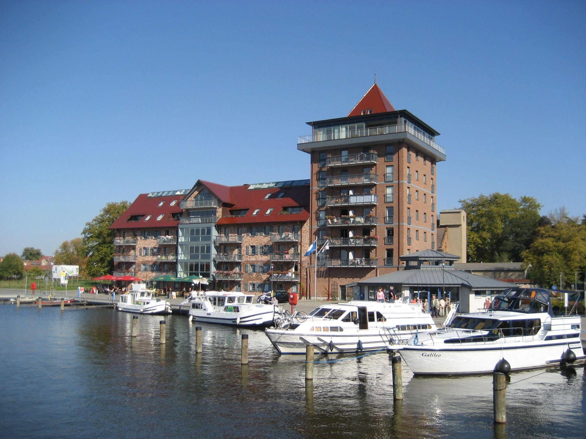 Park Hotel Fasanerie Neustrelitz Exteriör bild